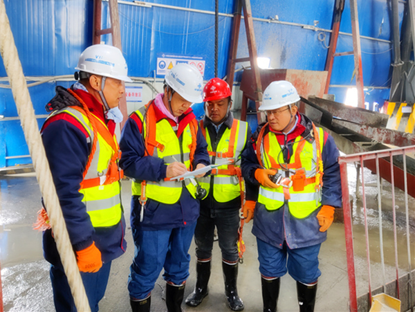 副總師宋培章一行深入陜煤建設礦建三公司天山項目檢查指導工作