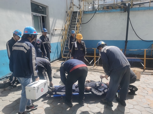 陜煤建設(shè)洗選煤運(yùn)營(yíng)公司紅柳林洗煤廠項(xiàng)目部:開(kāi)展“雨季三防”應(yīng)急救援演練