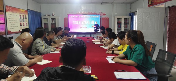 陜煤建設(shè)韓城分公司土建十二項(xiàng)目部:四輪驅(qū)動(dòng)力促“安全生產(chǎn)月”取得實(shí)效