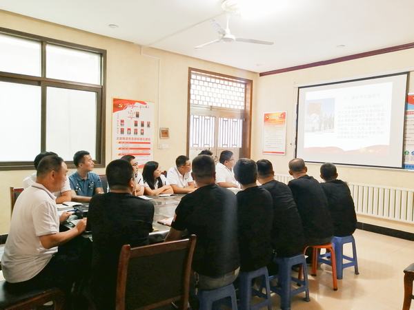 陜煤建設韓城分公司土建四項目部開展“迎八一 學黨史 憶初心”主題黨日活動