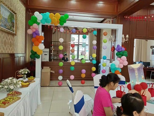 建設集團大秦置業公司龍灣水境舉辦中秋節活動