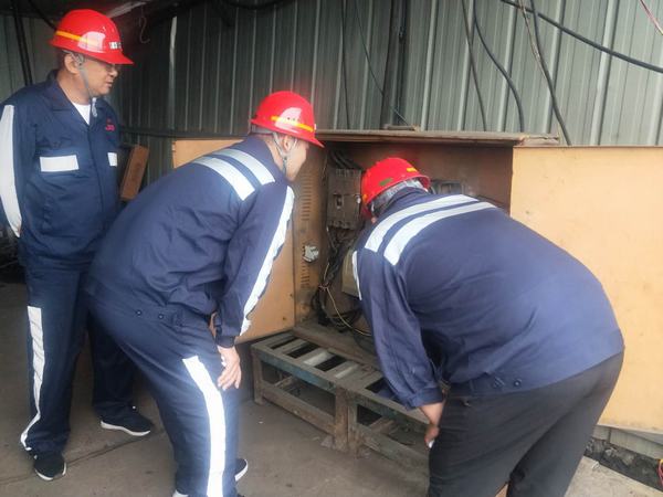 陜煤建設洗選煤運營公司第二項目部：秋檢不從“簡” 保障現場臨時用電穩定運行