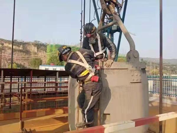 陜煤建設礦建二公司開展立井提升運輸系統應急演練