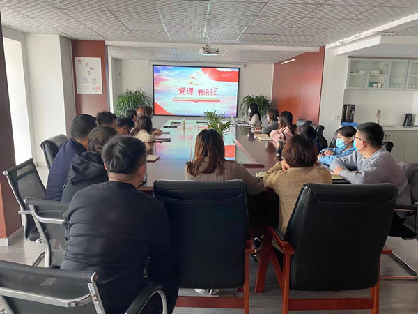 陜煤建設咸陽分公司組織觀看《黨課開講啦》