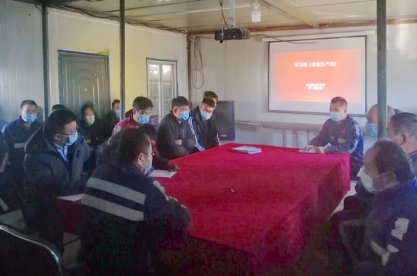 陜煤建設(shè)洗選煤運營公司第一項目部:施工現(xiàn)場送“清風”