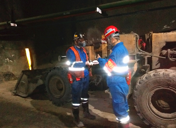 陜煤建設(shè)礦建三公司雙龍項(xiàng)目部再學(xué)新安法為職工“加餐補(bǔ)鈣”