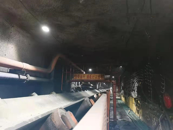 陜煤建設(shè)機(jī)電安裝公司曹家灘項(xiàng)目部順利完成122110順槽皮帶運(yùn)營(yíng)項(xiàng)目