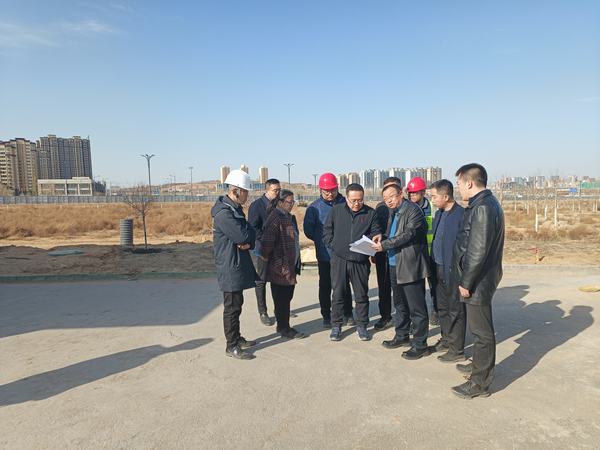 榆林市政協副主席、市發改委主任楊揚一行蒞臨科創新城同慧運動公園項目調研指導工作