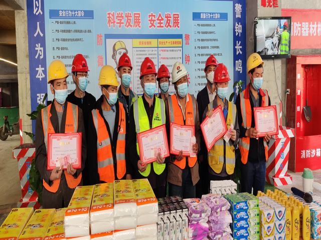 陜煤建設(shè)銅煤公司第十五項目部舉辦 “致敬最美勞動者”表彰大會