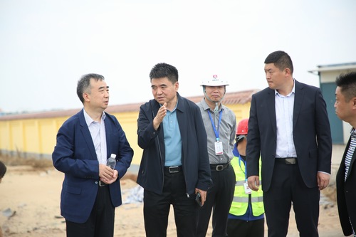 陜煤運銷集團黨委書記、董事長楊科生一行蒞臨榆陽煤炭物流園區項目檢查指導工作