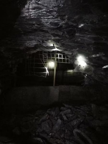 陜煤建設(shè)礦建二公司王峰項(xiàng)目部大型設(shè)備換裝硐室與南翼輔運(yùn)大巷順利貫通