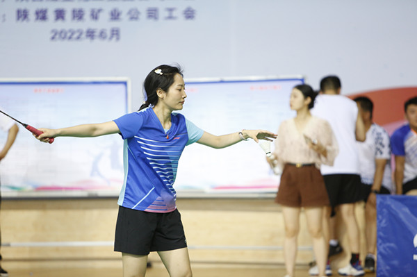 陜煤建設在“黃陵礦業杯”職工羽毛球比賽中獲取多項榮譽
