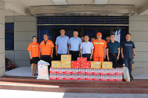 陜煤建設川耀公司：開展“暖民心  送清涼”慰問活動