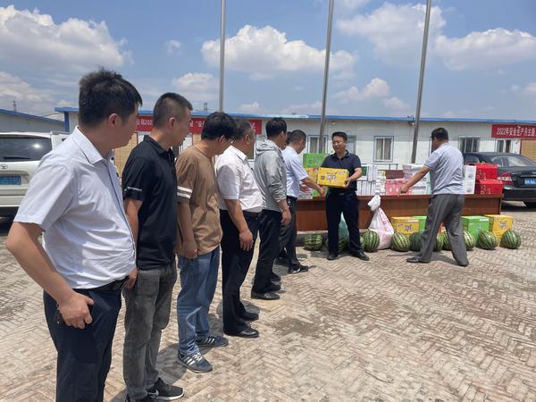 陜煤建設(shè)煤礦運(yùn)營(yíng)服務(wù)分公司：防暑慰問品送給一線建設(shè)者