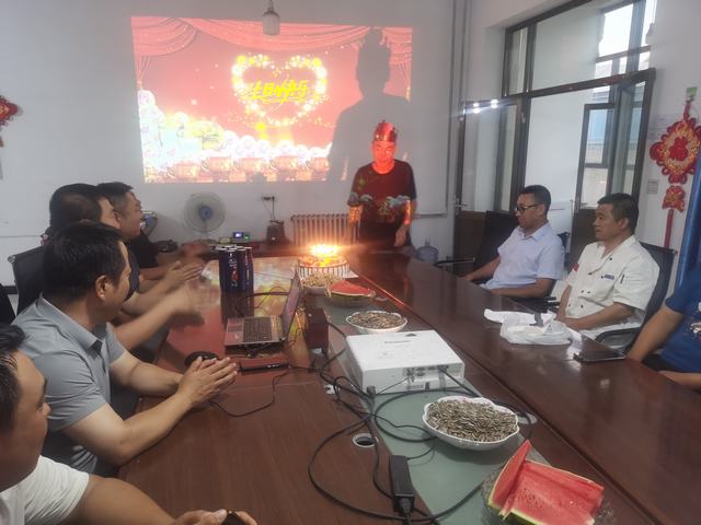 陜煤建設銅煤公司第二十一項目部為員工過集體生日