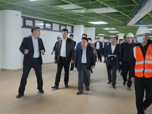 榆林城投集團黨委書記、董事長、總經理郝君一行蒞臨北京師范大學榆林學校（幼兒園）項目檢查指導工作