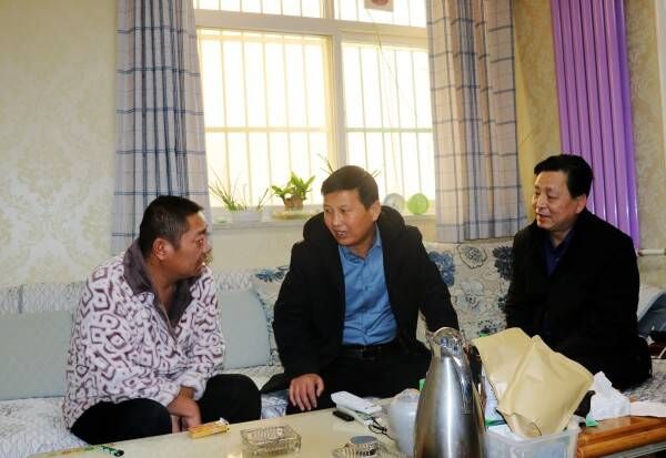 陜煤建設各單位節前走訪慰問困難職工