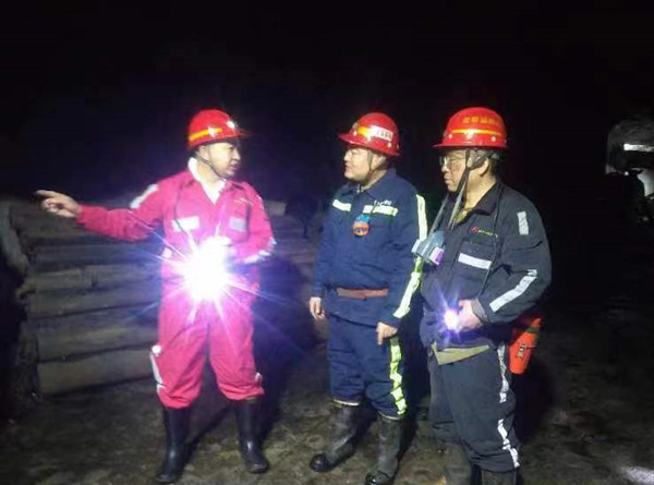 小保當礦業(yè)公司領導蒞臨陜煤建設機電安裝公司項目部檢查慰問