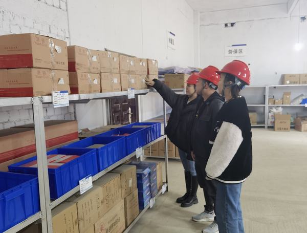 陜煤建設(shè)銅煤公司:分步走為基層項(xiàng)目部庫房“換新顏”