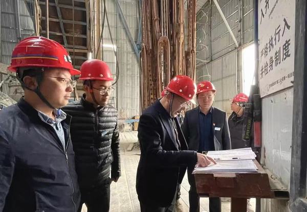 陜西彬長胡家河礦業有限公司董事長前往陜煤建設礦建二公司第一項目部檢查指導工作