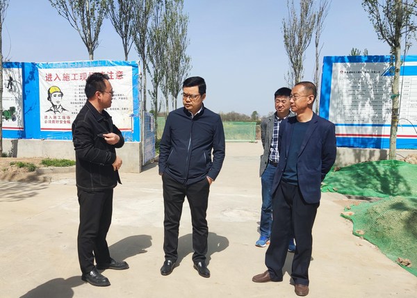陜西彬長文家坡礦業有限公司董事長、總經理徐景果蒞臨陜煤建設路橋分公司彬長項目部檢查