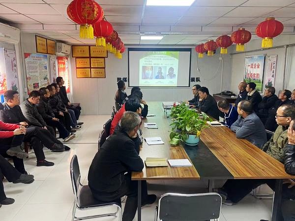 陜煤建設渭南分公司第二安裝項目部線上+線下扎實開展《職業病防治法》宣傳活動