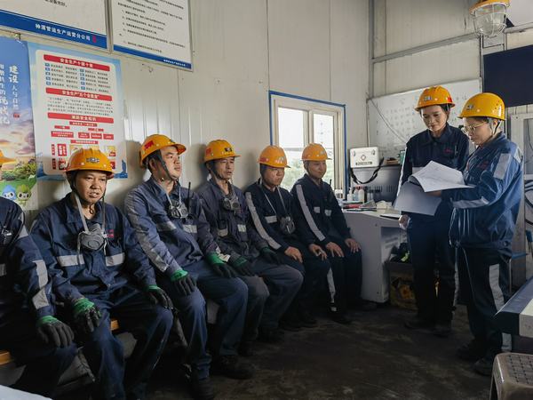 陜煤建設(shè)集團(tuán)洗選煤運(yùn)營(yíng)公司神渭蒲城運(yùn)營(yíng)項(xiàng)目部：巾幗女工“話(huà)”真情 筑牢安全半邊天