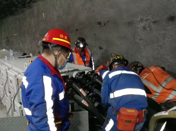 陜煤建設機電安裝公司：迎“峰”而上，“暑”你最美