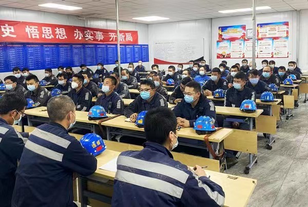 陜煤建設洗選煤運營公司紅柳林洗煤廠項目部： 迎戰“三伏天”  我們有“涼策”