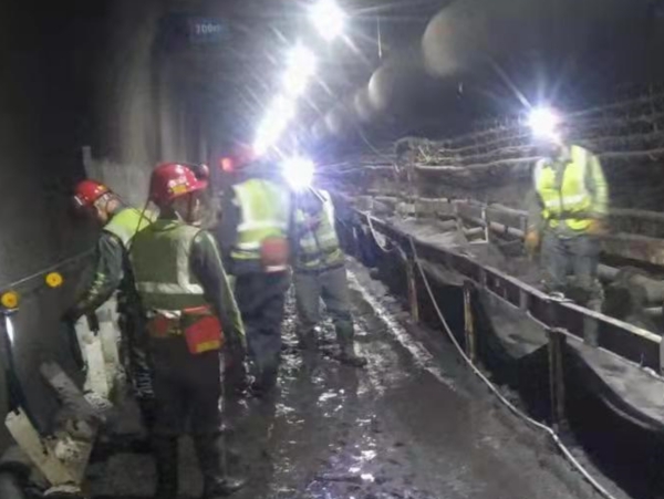 陜煤建設機電安裝公司順利完成小保當一號礦膠運順槽帶式輸送機