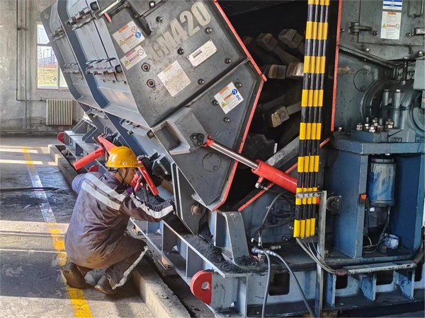 陜煤建設洗選煤運營公司神渭首端運營項目部： 雙份的奮斗 雙倍的堅守