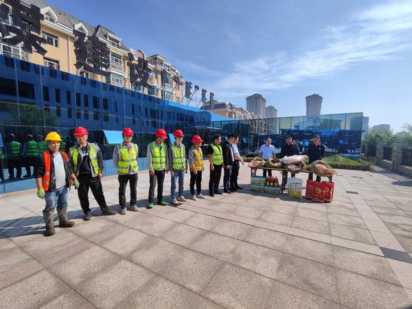 鄂爾多斯市泰寶投資有限公司副總經理仲順維一行深入一線開展節(jié)日問候