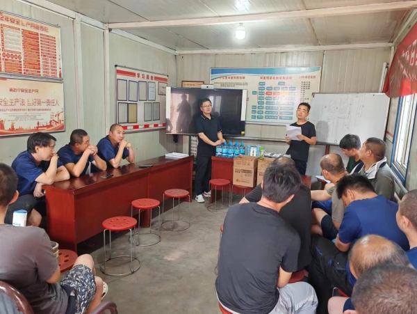 陜煤建設機電安裝公司神府項目部：“雙節”保安全趕進度