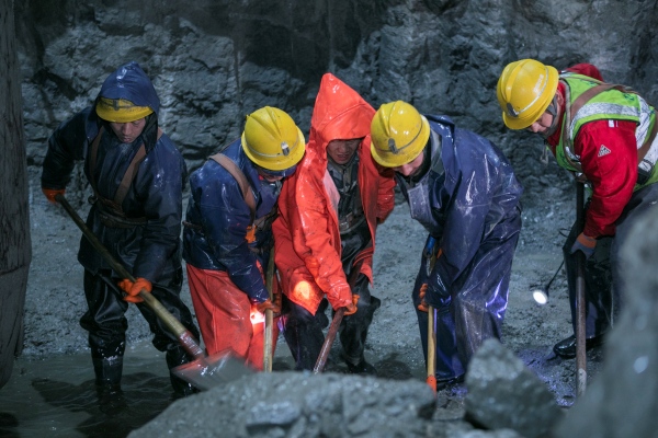 陜煤建設礦建三公司:鉚足干勁,進尺逆勢上揚!