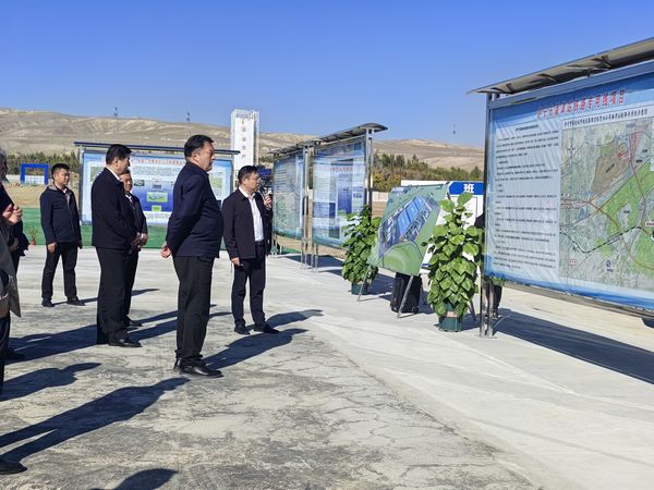 伊犁州州長葉爾夏提?吐爾遜拜蒞臨陜煤建設天工公司新疆第一項目部參加大型現場觀摩活動