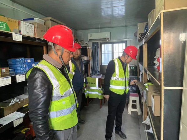 陜煤建設(shè)新龍城直屬項目部:加強(qiáng)冬季施工檢查力度 確保在建項目“平穩(wěn)過冬”