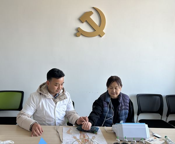 陜煤建設天工公司:關愛員工“零距離” 中醫義診暖人心