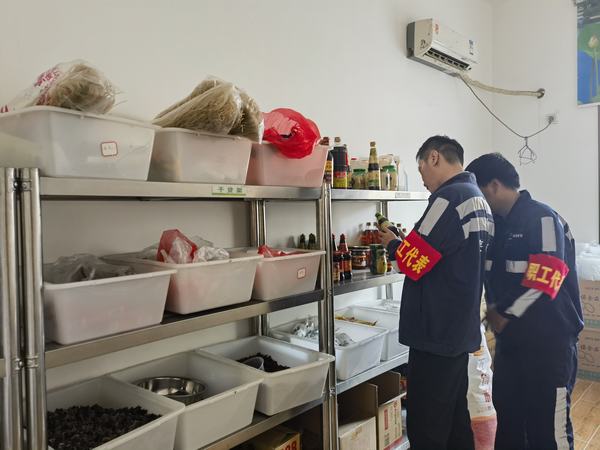 陜煤建設洗選煤運營公司神渭蒲城運營項目部：職工代表勤巡查 “兩堂一舍”暖人心