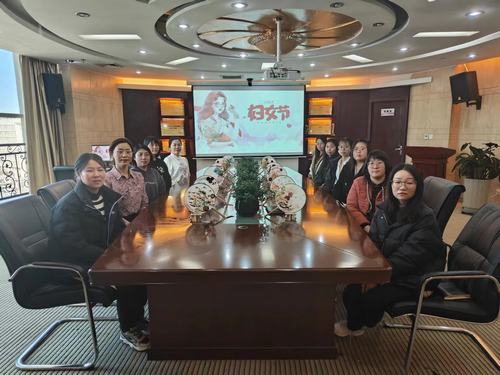 陜煤建設內蒙古分公司:開展“逐夢新時代 巾幗綻芳華”慶三八主題活動