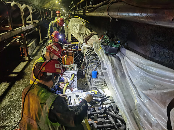 陜煤建設機電安裝公司:五一施工不停歇 奏響勞動奮進曲