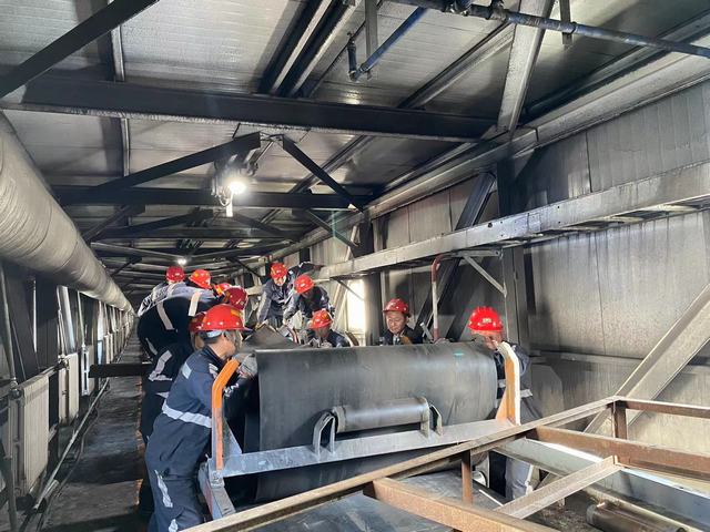 陜煤建設韓城分公司張家峁項目部:青工顯神通 搶修建奇功