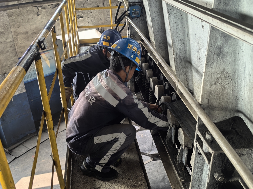 陜煤建設洗選煤運營公司紅柳林洗煤廠項目部: 群策群力 打贏771給煤機“換帶”攻堅戰