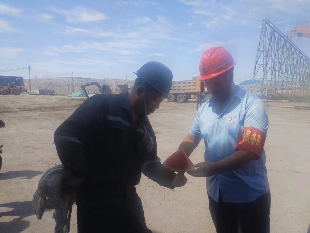 陜煤建設礦建二公司:戰高溫斗酷熱 礦建職工不服“暑”