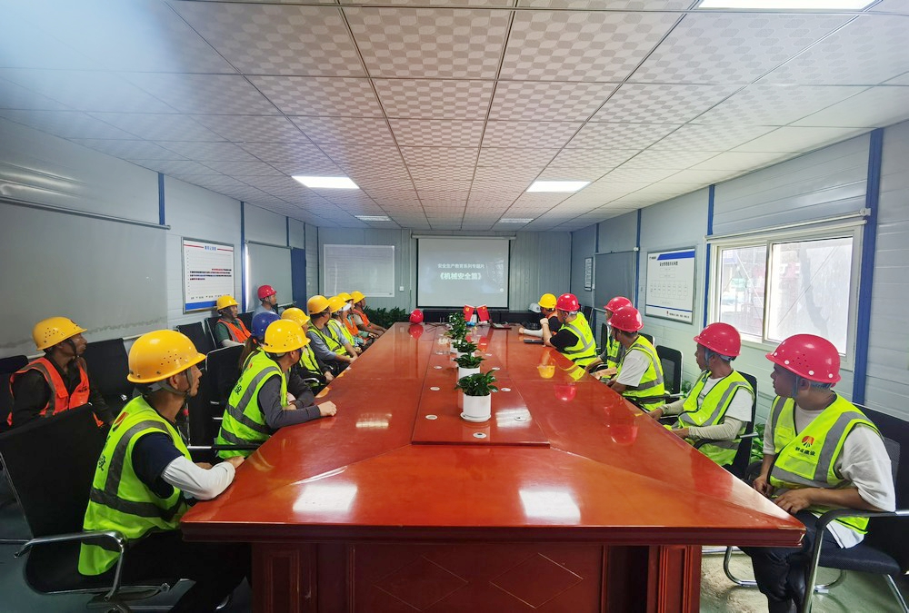 陜煤建設(shè)天工公司土建第二十項(xiàng)目部：學(xué)安全、行安全、練安全