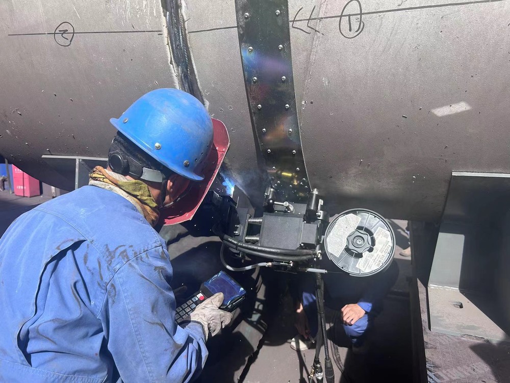 陜煤建設西北分公司:軌道式爬行機器人助力酒鋼綜合管網改造項目