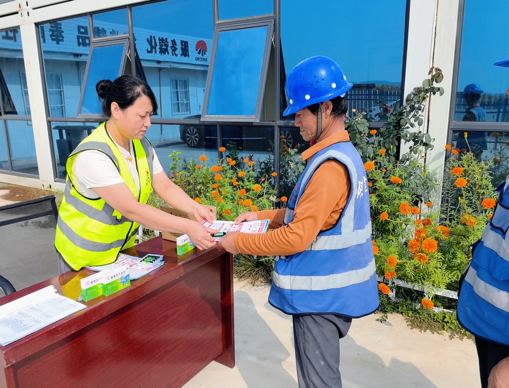 陜煤建設綠宇公司:高溫下的溫情守護