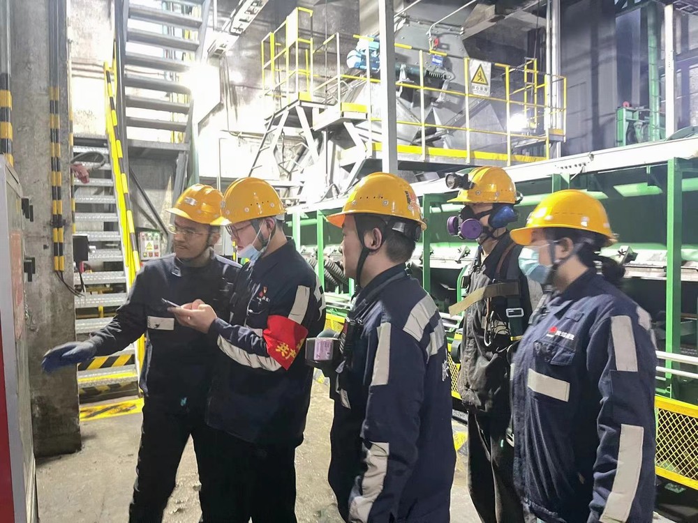 陜煤建設洗選煤運營公司紅柳林洗煤廠項目部:實施“黨建+”三項工程 筑牢安全生產基石