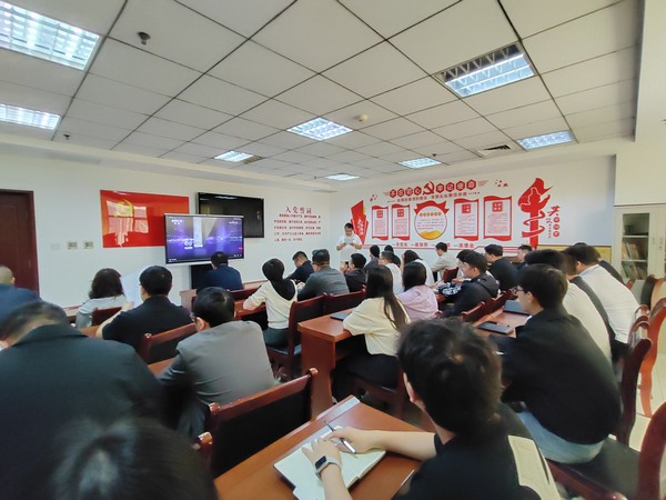 陜煤建設(shè)煤礦運營服務(wù)分公司：國慶佳節(jié)  強黨性  糾“四風(fēng)”  筑廉潔