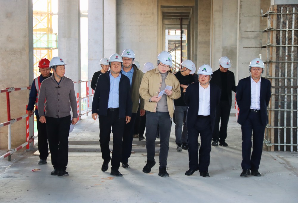 榆林城投集團黨委書記、董事長郝君一行蒞臨陜煤建設(shè)榆林公司承建的榆溪圣境一標段項目檢查指導(dǎo)工作