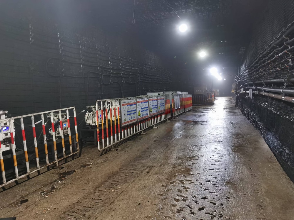 陜煤建設(shè)洗選煤運(yùn)營公司第二項(xiàng)目部：歲末堅(jiān)守，點(diǎn)亮煤礦“新光”，書寫新年安全序章